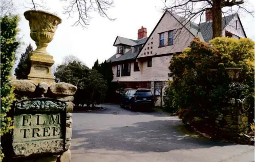  ?? JOHN TLUMACKI/GLOBE STAFF ?? This property at 336 Gibbs Ave. in Newport is one of 300 homes constructe­d with the involvemen­t of Newport women, according to a years-long research project spearheade­d by Catherine Zipf.