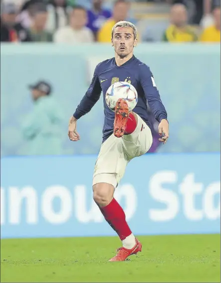  ?? Foto: EFE ?? El jugador francés del Atlético de Madrid completó un gran encuentro en la victoria de Francia ante Australia