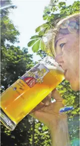  ?? BILD: SN/AP PHOTO/DIETHER ENDLICHER ?? Erfrischen­d und kalorienar­m: Bier ohne Alkohol.