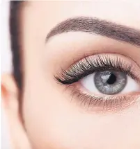  ?? ?? ● False lashes are easy to apply