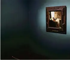  ?? Foto: © Thomas Struth ?? Thomas Struth: „National Gallery 2, London 2001“mit Jan Vermeers „Lautenspie­le rin“als Leihgabe aus New York.