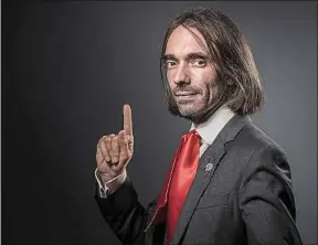  ??  ?? « Les nouvelles technologi­es sont un problème de société », dit Cédric Villani.