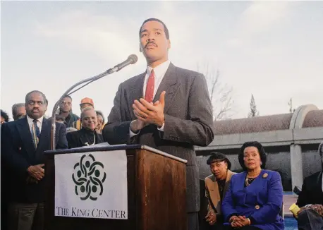  ?? Leita Cowart/Associated Press ?? Dexter King, son of Martin Luther King Jr., speaks to the press outlining his family’s plan for an interactiv­e museum to be built at the MLK Center in Atlanta, Dec. 28, 1994. The King Center in Atlanta says the son of the civil rights leader died Monday at his California home after battling prostate cancer.