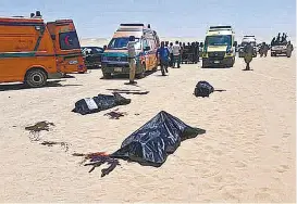  ??  ?? El acto terrorista contra un autobús de los coptos dejó 28 muertos.
