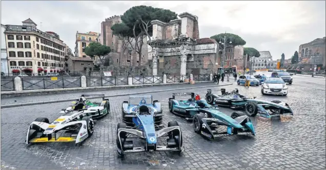  ??  ?? ROMA. La ‘Ciudad eterna’ se estrena esta temporada 2017-18 en el calendario de la Fórmula E, un impresiona­nte escenario para las carreras urbanas ‘eléctricas’.
