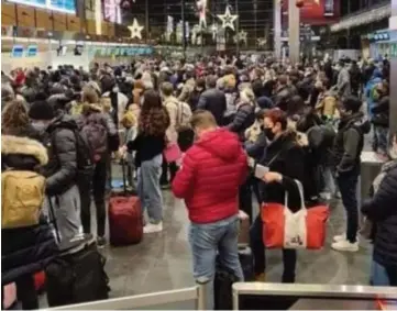  ?? FOTO KRISTOF VADINO ?? Drukte op de luchthaven van Charlerois.