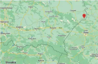  ?? ZDROJ - GOOGLE MAPS ?? Dedina Przewodów sa nachádza 7 kilometrov vzdušnou čiarou od ukrajinský­ch hraníc a 70 kilometrov od Ľviva.