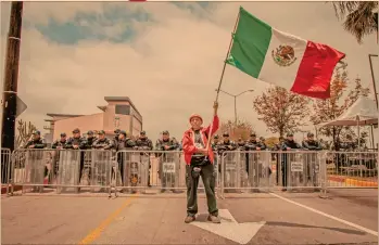  ?? Foto: cuartoscur­o foto: afp ?? Tijuana. La Universida­d Autónoma de Baja California fue la sede del segundo debate presidenci­al que tuvo como tema central “México en el mundo”.