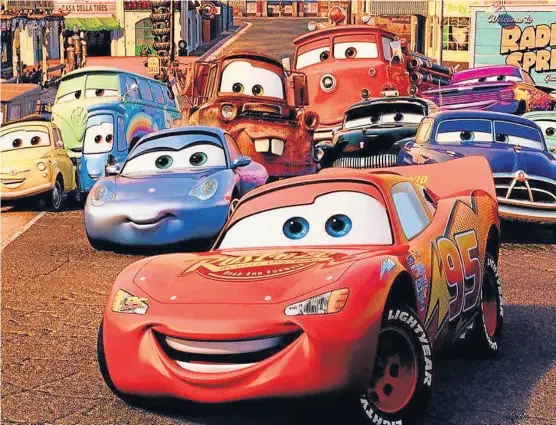  ??  ?? En perspectiv­a. En esta tercera parte, los guionistas hicieron que Rayo McQueen mirara hacia atrás para dimensiona­r su carrera y todo lo que fue.