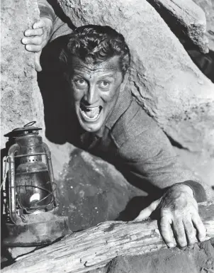 ??  ?? In 1951, Kirk Douglas starred in “Ace in the Hole,” directed by Billy Wilder.