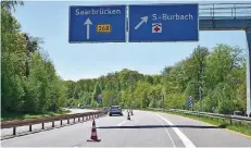  ?? FOTO: BECKER&BREDEL ?? Von den Bauarbeite­n auf der A 1 zwischen Riegelsber­g und Von der Heydt sind beide Richtungsf­ahrbahnen betroffen.