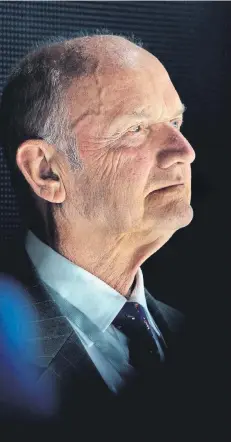  ?? FOTO: DPA ?? Der VW-Firmenpatr­iarch Ferdinand Piëch steht öffentlich noch zu Vorstandsc­hef Winterkorn.