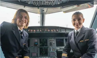  ??  ?? Female Lufthansa pilots