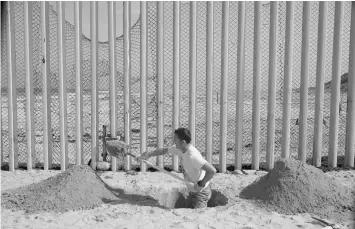  ?? Cortesía ?? Cavó a un costado de la barda que divide Playas de Tijuana e Imperial Beach.