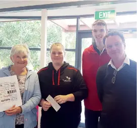  ??  ?? Warragul Lioness Club president Ann Keating, school captains Ann Byl and Harley Gordon and principal Matthew Hyde.