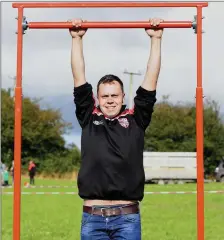  ?? Photo by John Tarrant ?? Aidan O’Donoughue on the crossbars at the Banteer Macra Field Evening.