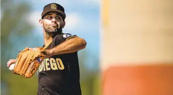  ?? MEG MCLAUGHLIN U-T ?? Padres right-hander Nick Martinez pitches live batting practice Monday as he works toward being a starter.