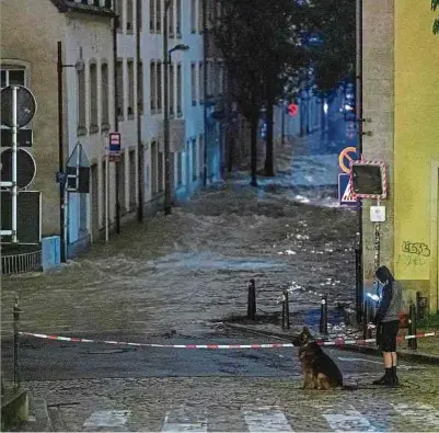  ?? Foto: Christophe Olinger ?? Bei der Hochwasser­katastroph­e vor sechs Monaten wurde die staatliche GouvAlert-App der Aufgabe, ihre Nutzer in Notfällen rechtzeiti­g zu warnen, nicht gerecht.