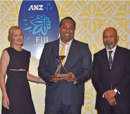  ?? Photo: Waisea Nasokia ?? Akuila Batiweti with his award during the 2018 ANZ FETA at the Sofitel Fiji Resort and Spa on Denarau on February 16, 2019.