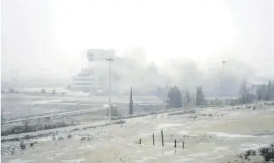  ?? ENDESA ?? La demolición se ejecutó a las 15.00 horas, mientras comenzaba a nevar en el entorno de Andorra.