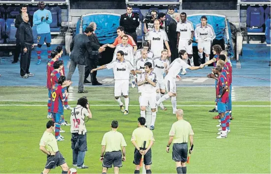  ?? Barc Blon ?? El Barcelona le hizo el pasillo al Madrid en el 2008, el último año en el que le tocó hacerlo