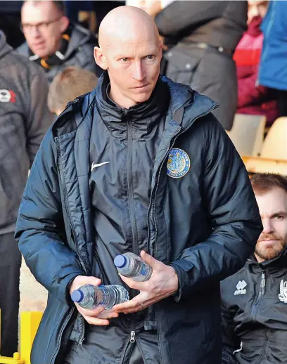  ?? Pete Stonier ?? ●●Macclesfie­ld manager Danny Whitaker