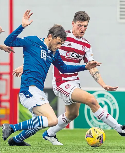  ??  ?? DETERMINED: Saints midfielder Murray Davidson in action against Hamilton Accies at the weekend.