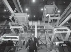  ?? AARON HARRIS/TORONTO STAR ?? Welder and fitter Dave Lilley operates a highrise hydraulic scissor lift built for the entertainm­ent industry at Handling Speciality in Grimsby, Ont. The company also sells to companies such as General Motors and NASA.