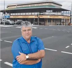  ?? Picture: ANNA ROGERS ?? NIGHTMARE: Former Cairns police officer Trevor Crawford at the intersecti­on of Spence and Bunda streets where he was injured in the 1987 gas explosion.