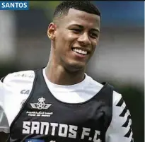  ??  ?? Autor de um gol contra o Atlético-MG, atacante Arthur Gomes foi aposta do técnico interino Elano