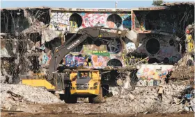  ?? Michael Macor / The Chronicle 2016 ?? Old buildings dating to when Treasure Island was a naval base from 1941 to 1997 have been demolished as part of plans to transform the island into a new residentia­l neighborho­od on San Francisco Bay.