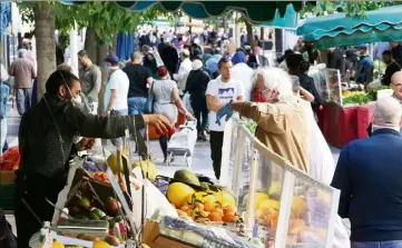  ?? (Photo doc VM) ?? Les marchés ont pu reprendre dans le centre Var. Il est recommandé de respecter les distances sociales.