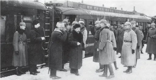  ?? PICTURE: WIKIPEDIA ?? QUEST: Leon Trotsky and Lev Kamenev arriving in Brest.