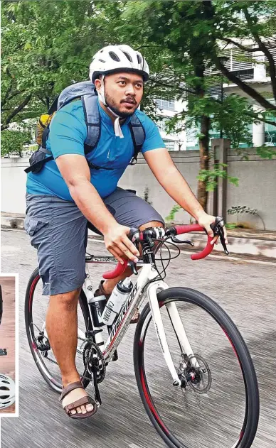  ?? — Photos: SAFWAN SIDDIQ ?? Safwan clocks roughly 30km daily when cycling to work.