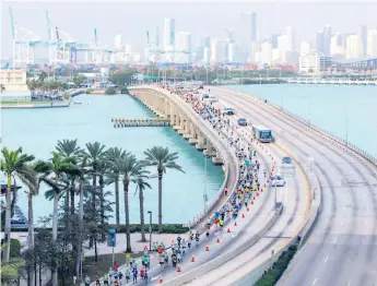  ??  ?? HERMOSA. La ciudad de Miami fue el escenario de la popular carrera.