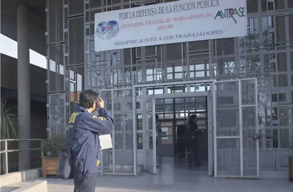  ??  ?? ►
La PDI realizando peritajes en la Casa Nacional del Niño, en septiembre de 2016.