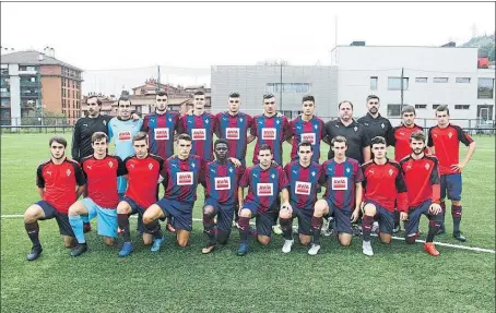  ?? FOTO: UNCITI ?? Como un tiro El Eibar Urko ha aterrizado en División de Honor Regional tras ascender desde Preferente y todavía no ha cedido un solo punto en tres jornadas