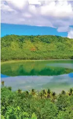  ?? ?? The mysterious Lake Tagimaucia, in Taveuni.