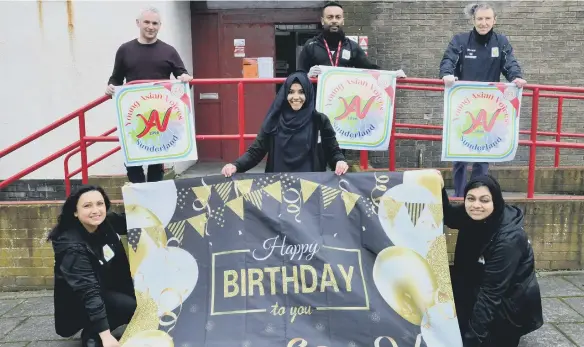  ??  ?? Back, left to right, Pul Brigham. Kumareswar­adas Ramanathas and Dr Paul Andrew with fellow group members (left to right) Shahzana Aslam, Mahnur Roushan and Rufsana Begum.