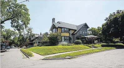  ?? JULIE JOCSAK THE ST. CATHARINES STANDARD ?? The corner of Yates Street and College streets as it appears today.