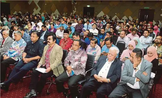  ?? {FOTO YAZIT RAZALI/BH] ?? Tetamu yang hadir sempena Sidang Khas Ancaman Daesh (IS) Bertapak di Malaysia, di Kuala Lumpur, semalam.