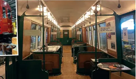  ?? ?? → The smartly overhauled interior of Q38 Driving Motor car No. 4417
© London Transport Museum