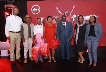  ?? ?? Winners of the savings campaign and some Absa Botswana officials