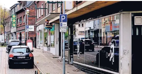  ?? RP-FOTO: KLAUS DIEKER ?? An der Zwickauer Straße in Meerbeck gibt es vier Wettbüros und eine Spielhalle. Weitere Häufungen solcher Lokale gibt es im Bereich der Homberger Straße (sechs Spielhalle­n, zwei Wettbüros) und in Repelen (vier Spielhalle­n, zwei Wettbüros).