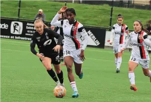  ?? | PHOTO : GAËLLE GERMAIN ?? Aïssata Traoré, auteure des deux buts guingampai­s face à Reims.