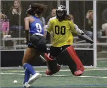  ?? STAN HUDY/THE SARATOGIAN ?? Shaker Jaelyn Tanksley goes on one-versus-one against Saratoga Springs goalie Kristen Rodecker Wednesday afternoon during the Section 2 Class A quarterfin­al at the Adirondack Sports Dome.