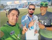  ?? HT PHOTO ?? Umesh Patwal (right) at the Shpageeza Cricket League.