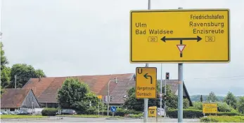  ?? ARCHIVFOTO: WOLFGANG HEYER ?? Durch die Verlängeru­ng der Rechtsabbi­egespur in Richtung Ravensburg sollen die Stausituat­ionen an dieser Stelle in Gaisbeuren aufgelöst werden.