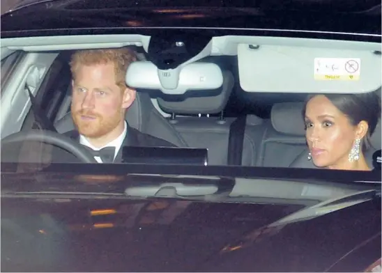  ?? GTRES ?? El príncipe Harry y Meghan Markle a bordo de un coche, en una imagen de archivo