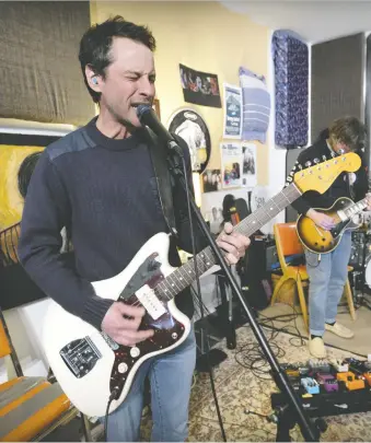  ?? JOHN MAHONEY ?? Sam Roberts rehearses with his band, including guitarist Dave Nugent, in Montreal last month. Roberts is out on his first tour since the pandemic, with a stop in Calgary on Feb. 29.